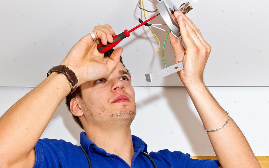 cherche électricien pas cher Paris 11