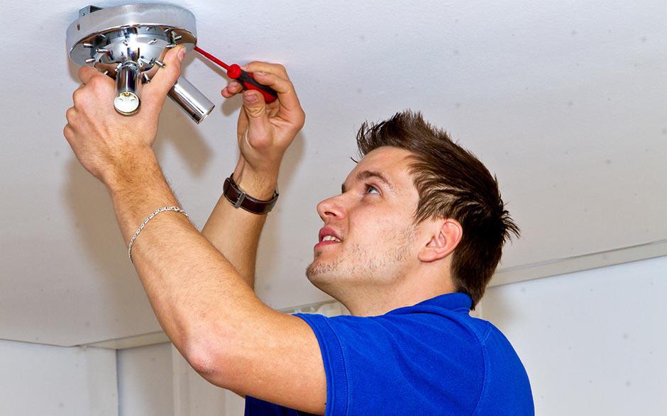 cherche électricien pas cher Paris 11