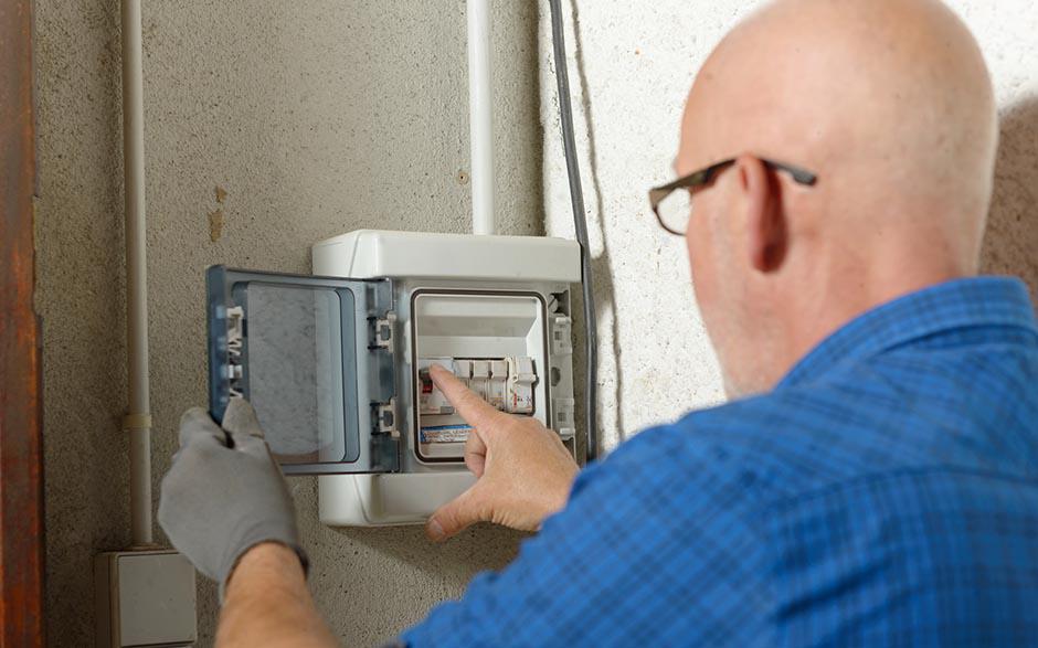cherche électricien pas cher Paris 11